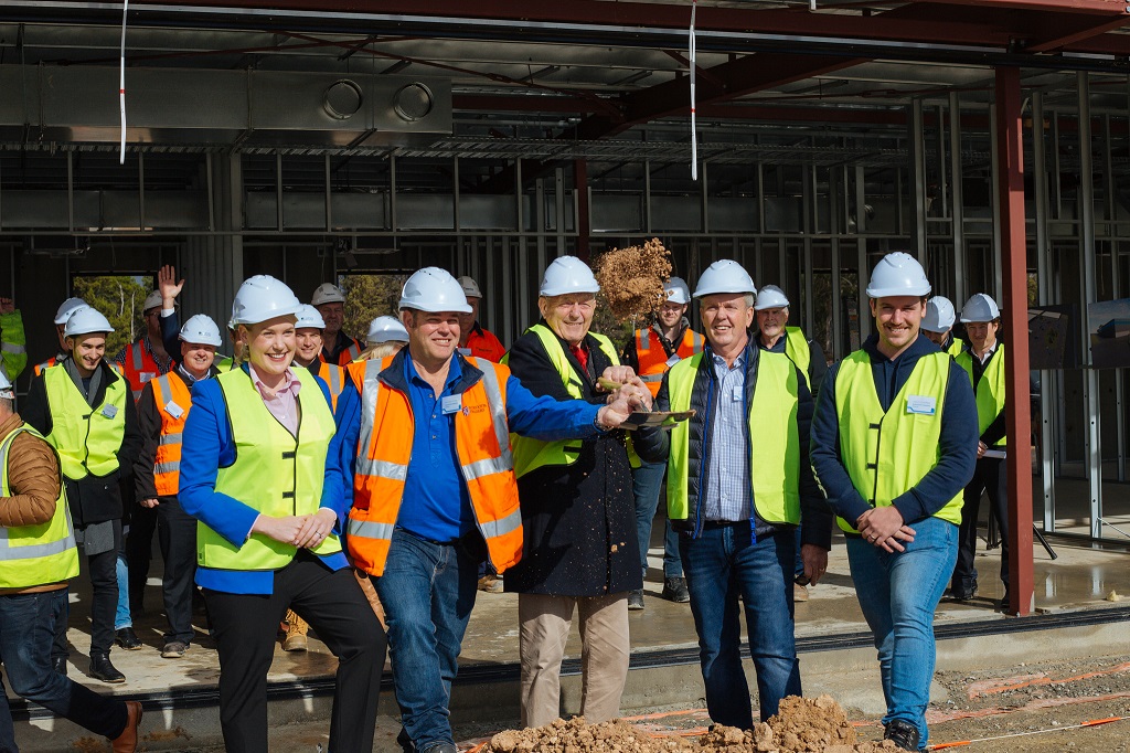 (L-R) Member for Schubert Ashton Hurn, Nuriootpa Traders director Michael Chard, Barossa Council Mayor Bim Lange, Nuriootpa Traders director Jamie Cooper, and Nuriootpa Traders director Jack Cooper. Photo: Jaz Grazia, Fallon and Co.