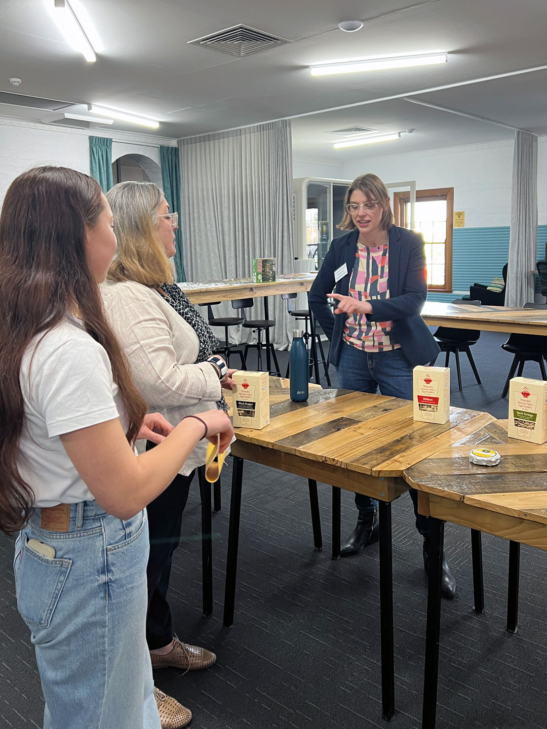 Ellie Niendorf-Agnew (Wiech's Barossa Valley Egg Noodles) discusses the food production process with students and parents.